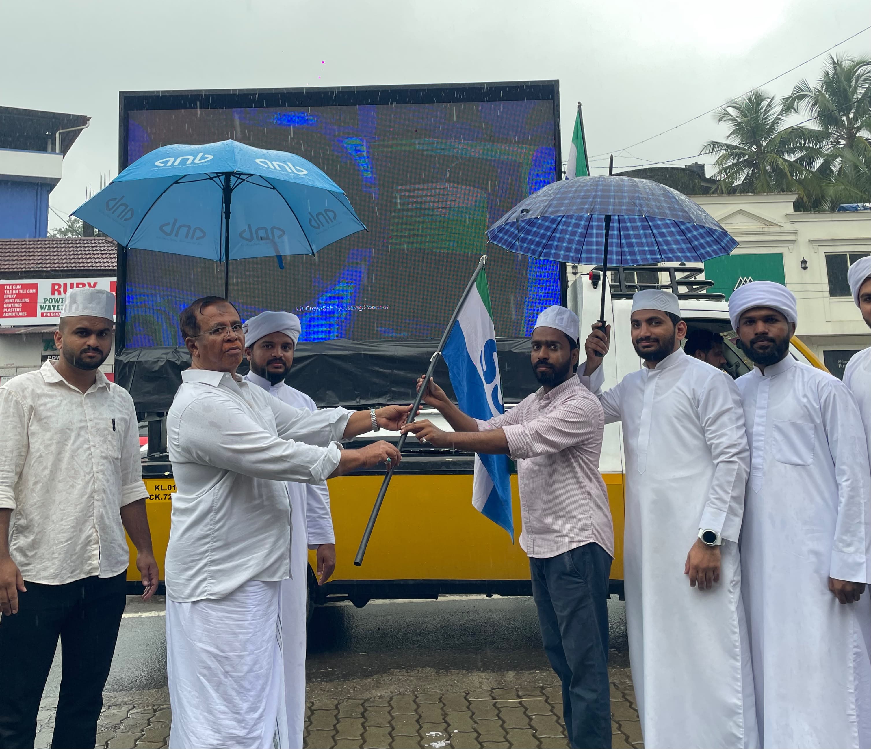 കോഴിക്കോട് സൗത്ത് ജില്ലാ സാഹിത്യോത്സവ്: പാട്ടു വണ്ടി സംഘടിപ്പിച്ചു